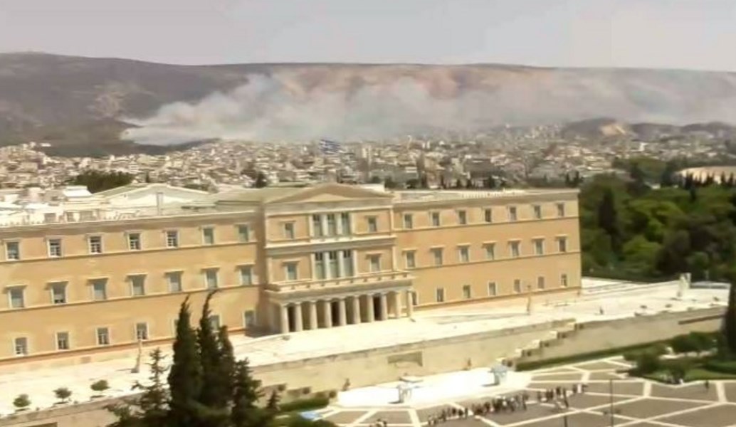 Σε ύφεση η πυρκαγιά στην Καισαριανή