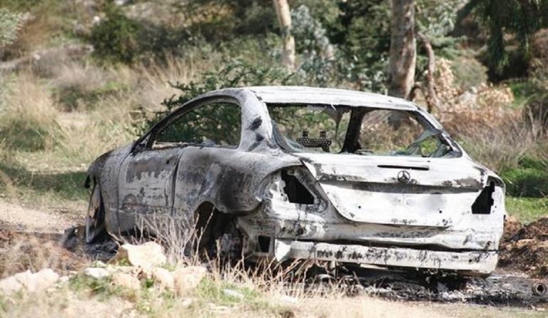 Έκαψε άλλα δύο οχήματα ο εμπρηστής στην Πάτρα
