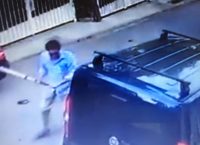 Επώνυμος βανδάλισε με ρόπαλο βανάκι που εμπόδιζε τη διέλευση του SUV του (vid)