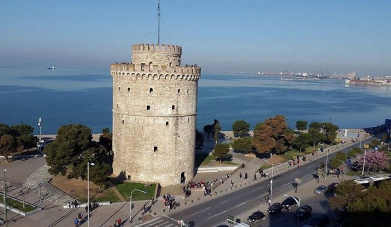 Διανομή τροφίμων από τον δήμο Θεσσαλονίκης