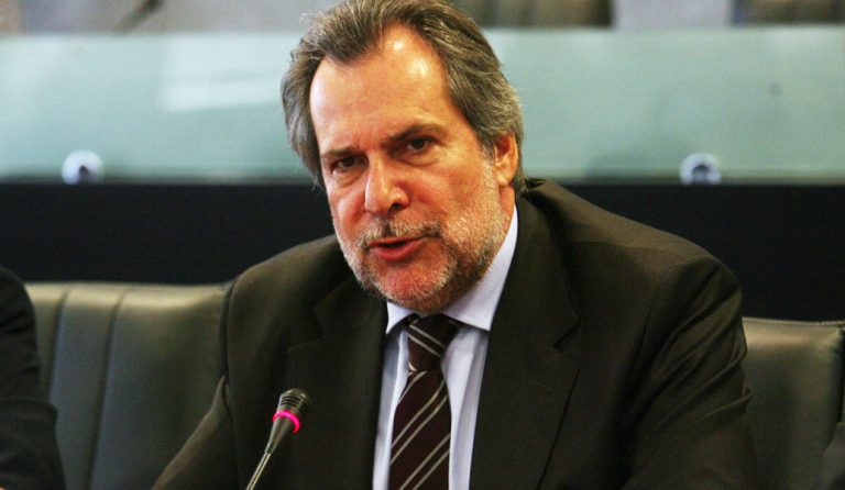 Παραίτηση Παπουτσή από την Παγκόσμια Τράπεζα ζητά η κυβέρνηση
