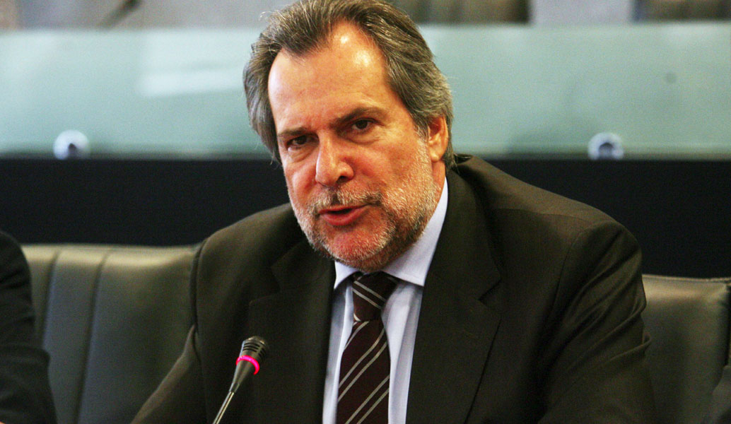 Παραίτηση Παπουτσή από την Παγκόσμια Τράπεζα ζητά η κυβέρνηση