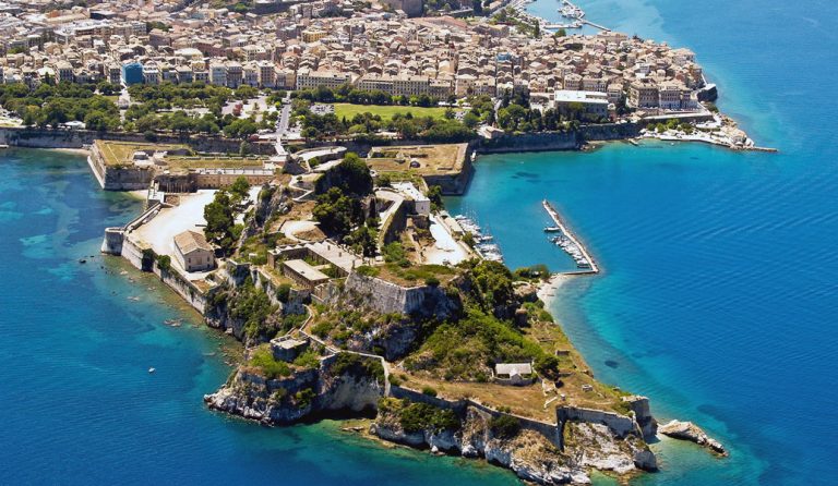 Στην Αστυνομική Διεύθυνση Κέρκυρας προσήχθησαν ο δήμαρχος και αντιδήμαρχοι