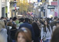 Ο πληθυσμός της Ελλάδας συρρικνώνεται λόγω της οικονομικής κρίσης