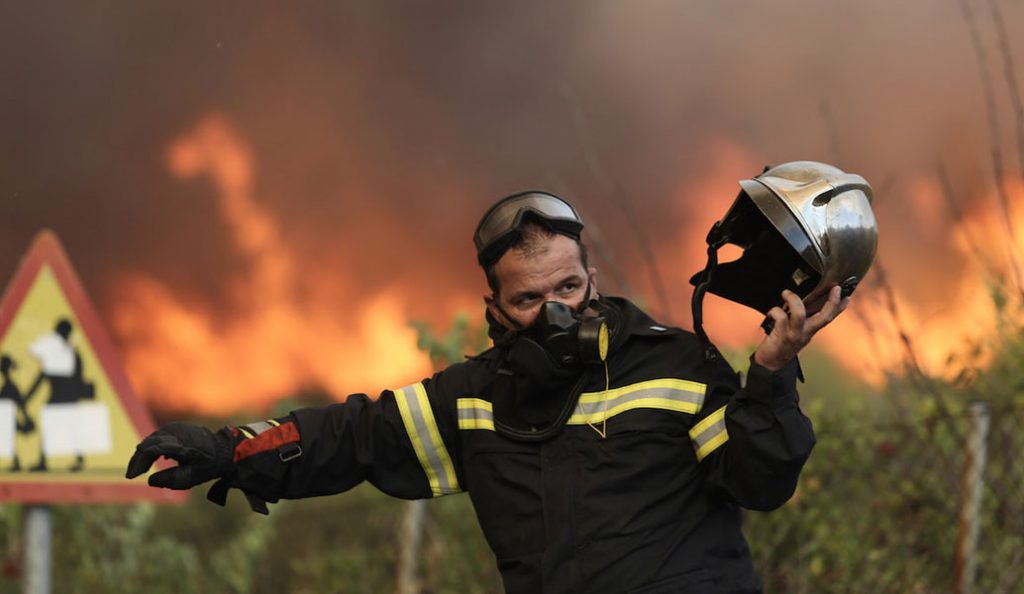 Σε εξέλιξη η πυρκαγιά στην περιοχή Μονή Αγκαράθου Ηρακλείου