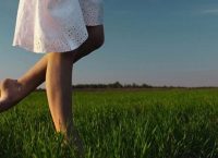 Γιατί πρέπει να περπατάτε… ξυπόλυτοι