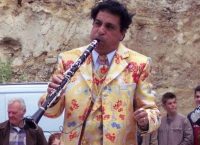Ανεπανάληπτη εμφάνιση του Γιώργου Μάγκα σε… καμπαναριό εκκλησίας (pics & vid)