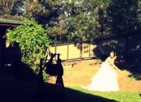 Viral: Νύφη πέταξε ανθοδέσμη με… καταπέλτη (vid)