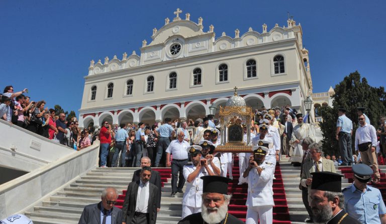 Δεκαπενταύγουστος: Τα ήθη και τα έθιμα για το… “Πάσχα του καλοκαιριού”