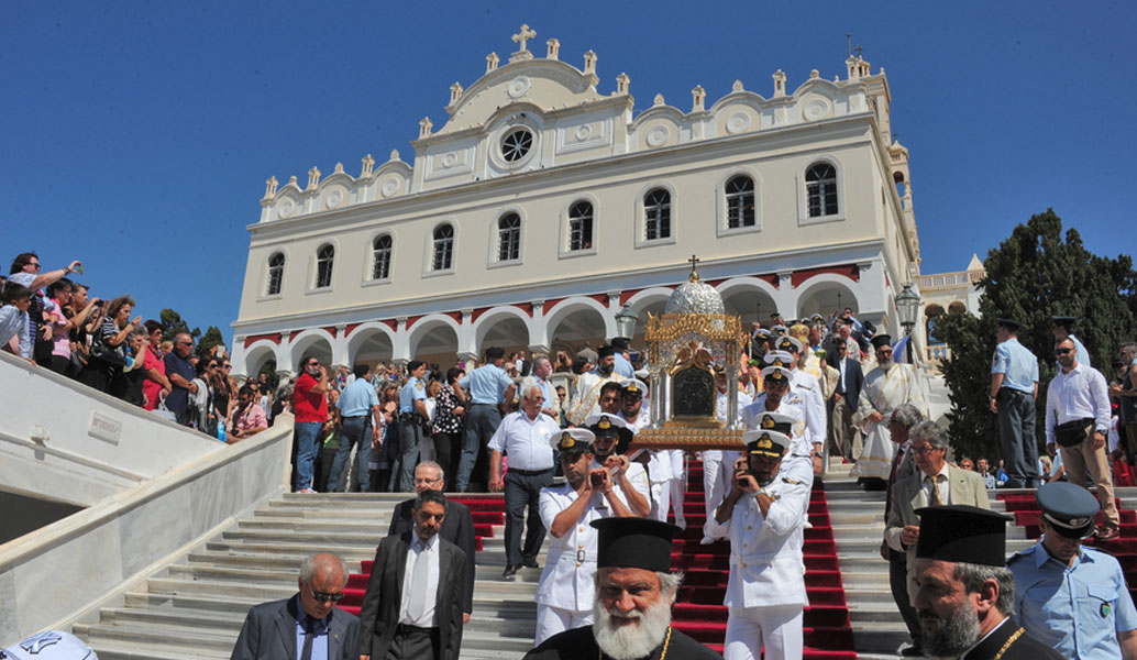 Δεκαπενταύγουστος: Τα ήθη και τα έθιμα για το… “Πάσχα του καλοκαιριού”