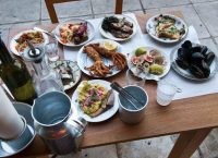 Τα γαστρονομικά έθιμα και οι παραδόσεις τον Δεκαπενταύγουστο