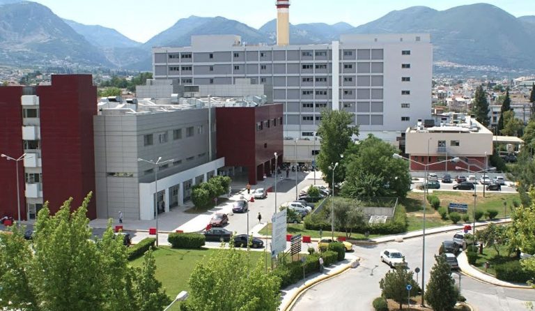 Αχαΐα: Δύο γυναίκες κατήγγειλαν ότι τις δάγκωσε φίδι μέσα στη θάλασσα!