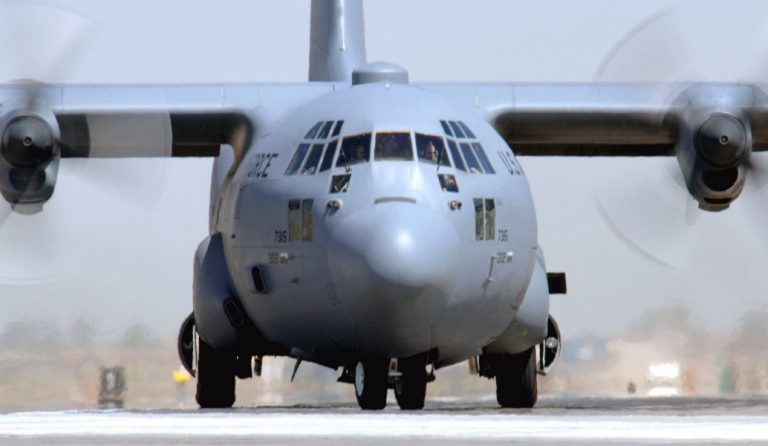 Aναχώρησε το C-130 που θα φέρει στην Ελλάδα 60 Κύπριους πυροσβέστες
