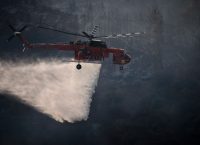 Υπεράνθρωπες προσπάθειες σε Ζάκυνθο και Ηλεία για να τεθούν υπό έλεγχο τα πύρινα μέτωπα (vid)