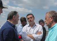Δεν επέτρεψαν σε δημοσιογράφους από Σκάι και Ant1 να καλύψουν την επίσκεψη Τσίπρα στα καμένα