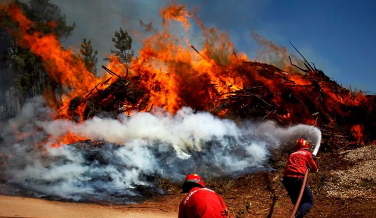 Ρεκόρ συλλήψεων υπόπτων για εμπρησμούς στην Πορτογαλία