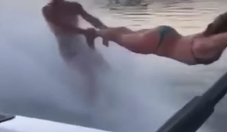 Viral: Ζευγάρι περνάει το θαλάσσιο σκι σε άλλο επίπεδο (vid)