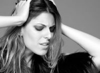Η Angelika Dusk στο café του Νομισματικού Μουσείου
