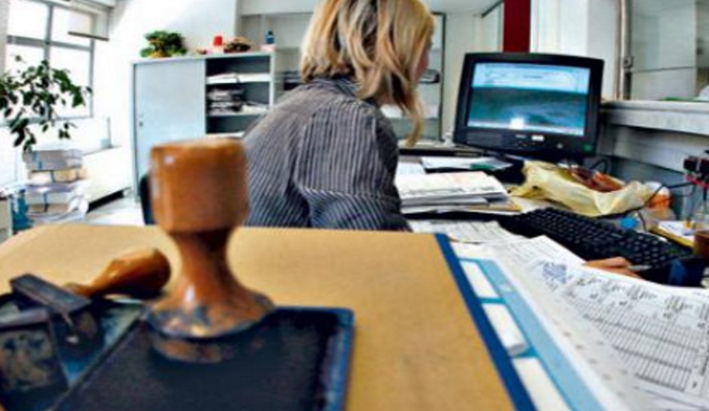 Αξιολόγηση δημοσίων υπαλλήλων: “Μπόνους” έως και 450 ευρώ το μήνα