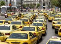 Ταξί: Κυβερνητικό μπλόκο στις ηλεκτρονικές εφαρμογές – Έρχονται τα πάνω – κάτω