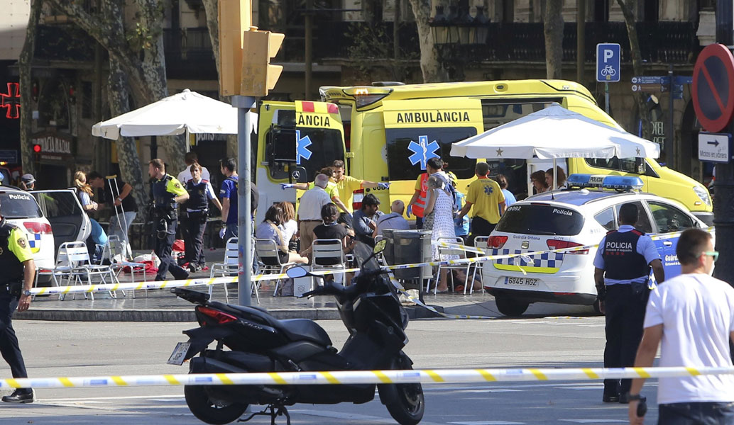 “Πάγωσε” η Ευρώπη με τις 2 επιθέσεις στην Ισπανία – 13 νεκροί και 100 τραυματίες