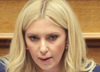 Αραμπατζή: Σε “μαύρο σκοτάδι” οι χιλιάδες ασφαλισμένοι του ΟΓΑ, γεννημένοι το 1950