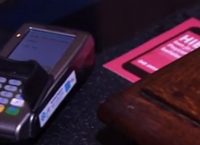 “Ευλογημένο” POS – Εκκλησία στην Αμβέρσα δέχεται και κάρτες για τα κεριά (vid)