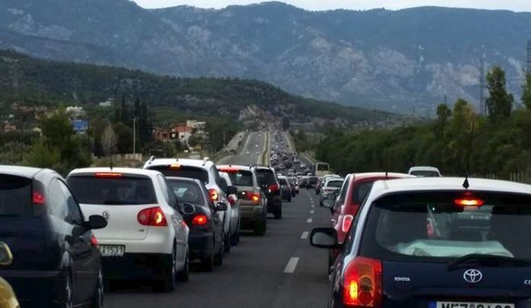 Με αργούς ρυθμούς η επιστροφή των εκδρομέων – Που έχει μποτιλιάρισμα