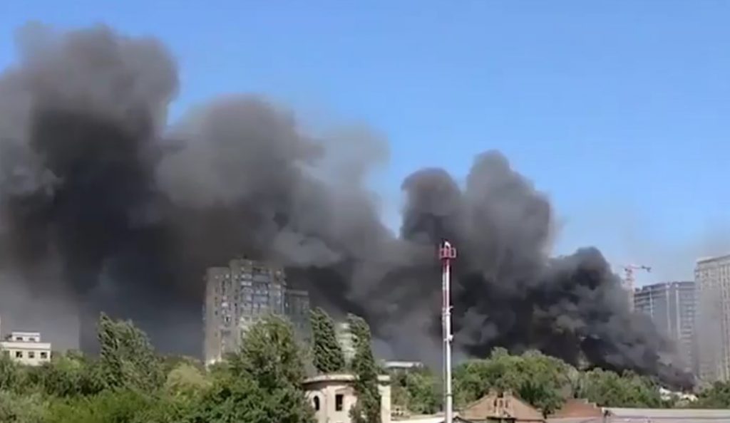Ρωσία: Μεγάλη πυρκαγιά στο Ροστόφ -Τουλάχιστον 30 σπίτια στις φλόγες