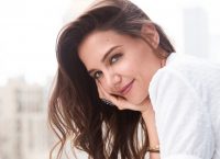 Η Katie Holmes πρωταγωνίστρια στο “The Secret”