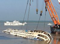 Ινδονησία: Ανετράπη φέρι με 80 επιβαίνοντες – Τουλάχιστον 1 νεκρός