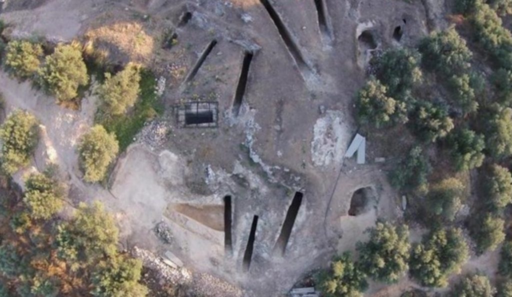Νέα ταφικά μνημεία στο μυκηναϊκό νεκροταφείο των Αηδονιών Νεμέας
