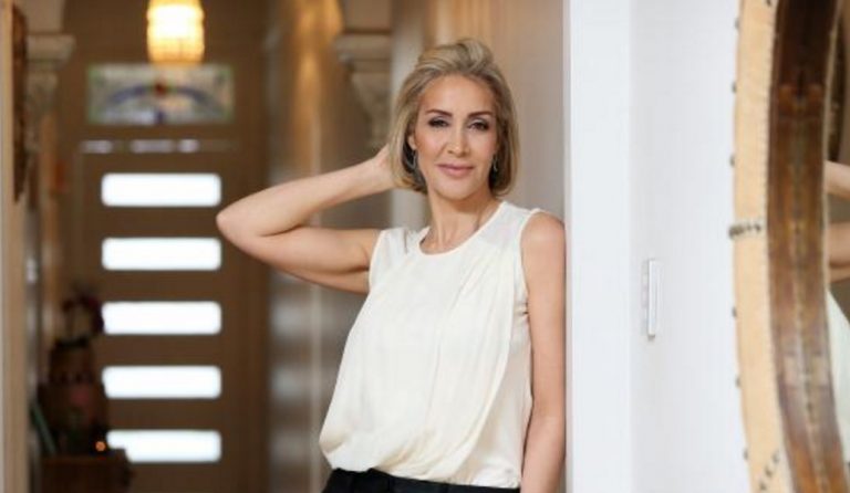 Συνοδός πολυτελείας και πρώην δημοσιογράφος αποκαλύπτει… (pics & vid)
