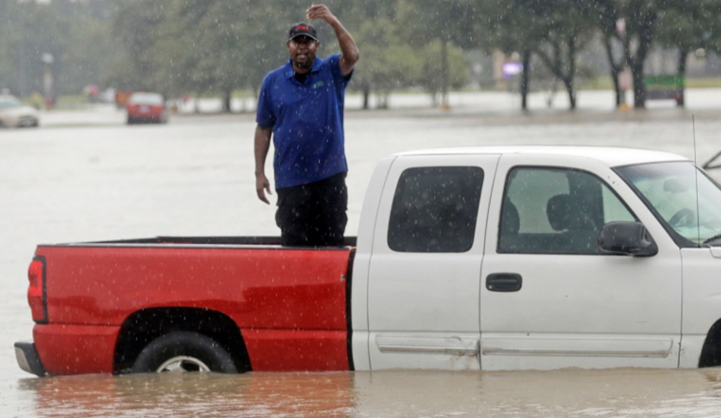 Τυφώνας Χάρβεϊ: Πλοιάρια για τη διάσωση εγκλωβισμένων στο Χιούστον (pics)