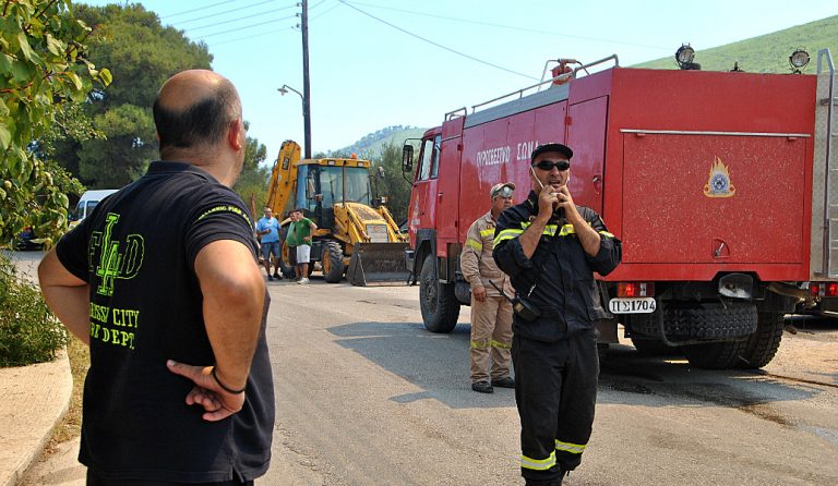Μαίνεται για 3η μέρα η πυρκαγιά στη Ζάκυνθο – Απειλήθηκαν οι Μαριές