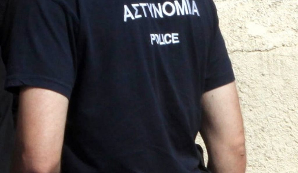 Απίστευτο: Αστυνομικός στην Κύπρο… αυνανίζονταν δημοσίως σε παραλία!