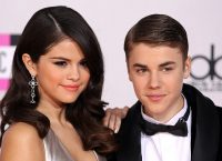 Selena Gomez: Το Instagram της “γέμισε” με γυμνές φωτογραφίες του Justin Bieber