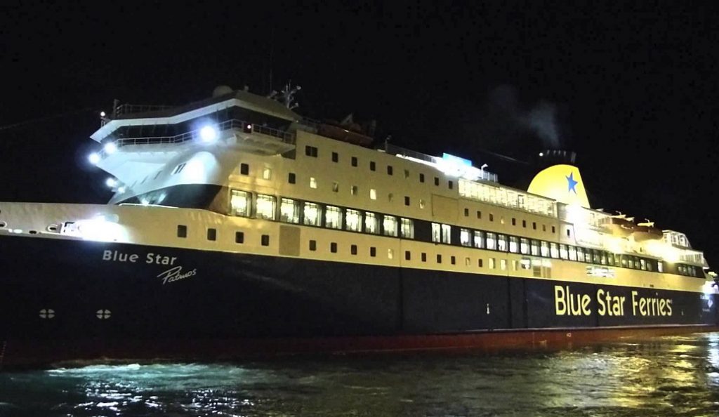 Το Blue Star Patmos βρίσκεται στην Ίο – Μεταφέρθηκαν στην ακτή οι 205 επιβάτες