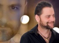Λευτέρης Βαζαίος: “Δεν μπορούσα να σηκωθώ από το κρεβάτι αν δεν έπινα αλκοόλ”