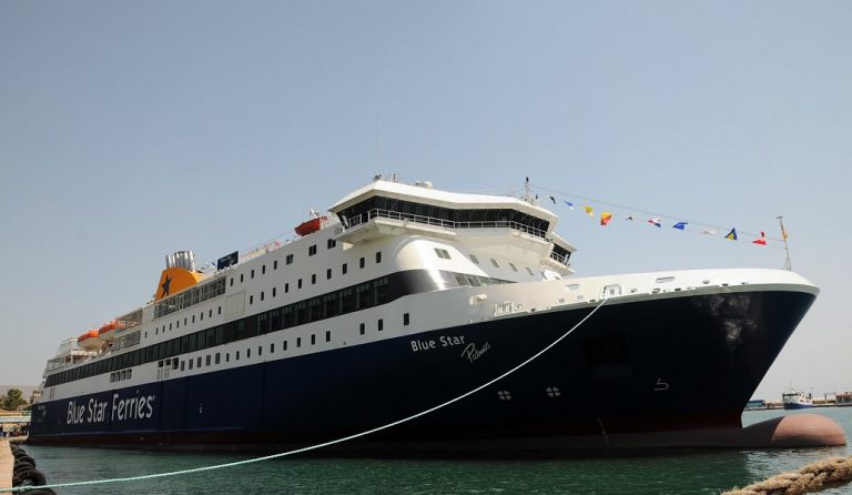 Blue Star Patmos: Νέες προσπάθειες σήμερα να το αποκολλήσουν από την ξέρα στην Ίο
