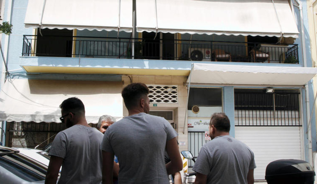 Πετρούπολη: Θρήνος για την 18χρονη Ειρήνη που σκότωσε ο πατέρας της
