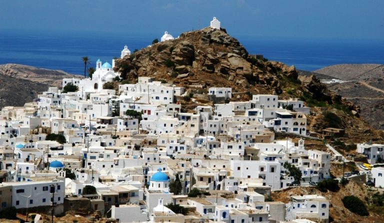Ίος: Ύμνοι της ιταλικής Vogue για τις ομορφιές του νησιού
