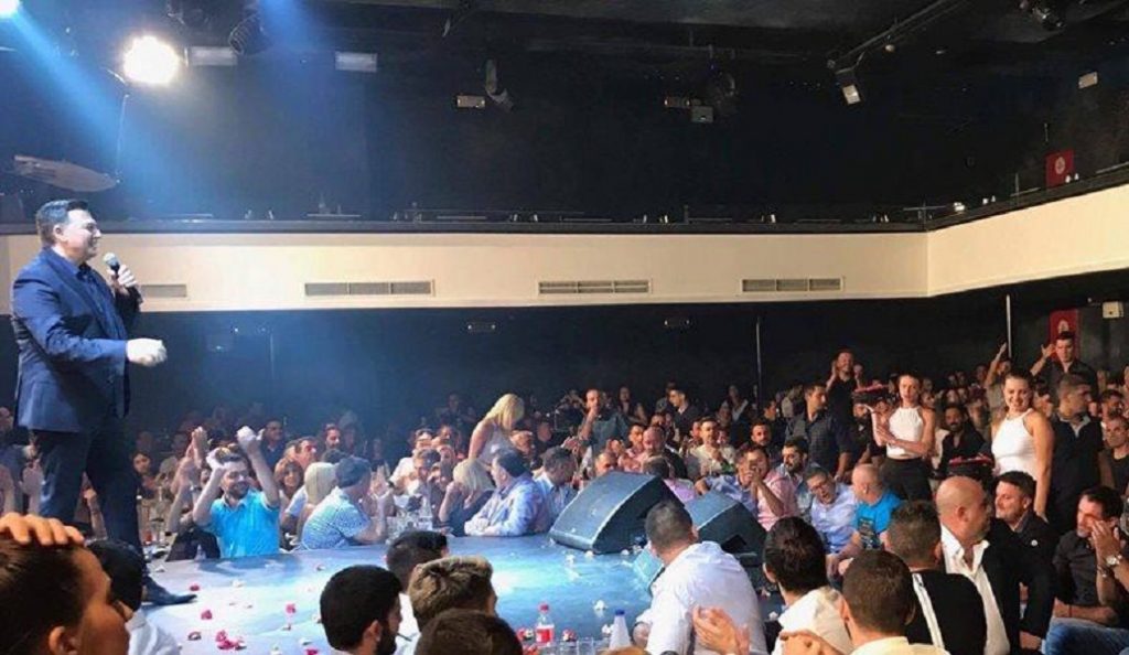 Γιώργος Καραγκούνης – Στέφανος Αθανασιάδης: Τα… έσπασαν στα μπουζούκια
