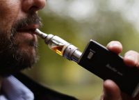 IQOS: Οι συσκευές θέρμανσης το ίδιο επικίνδυνα με τα παραδοσιακά και τα ηλεκτρονικά τσιγάρα