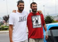 Βίντεο-ΕΠΟΣ: Ο Λάζαρος τρολάρει τον Φώτση για το αυτοκίνητό του! (vid)