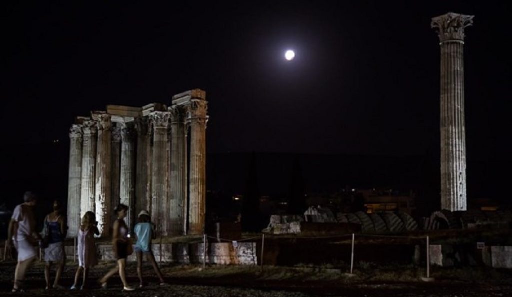 Πανσέληνος: Θα την απολαύσουμε με μουσική στους Στύλους του Ολυμπίου Διός
