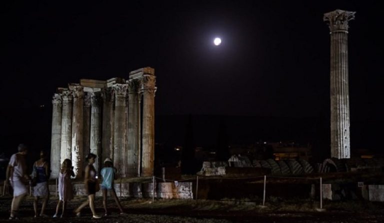 Πανσέληνος: Θα την απολαύσουμε με μουσική στους Στύλους του Ολυμπίου Διός