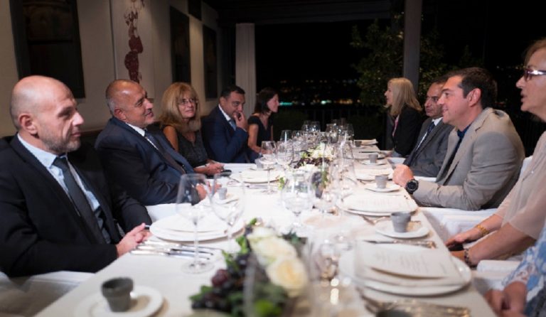 Ο Τσίπρας και το θερμό καλοσώρισμα στον πρωθυπουργό της Βουλγαρίας, Μπόικο Μπορίσοφ