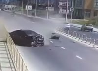 Ρωσία: Τραγωδία στην άσφαλτο – Νύφη “έχασε” πατέρα, μητέρα και αδελφή (vid)
