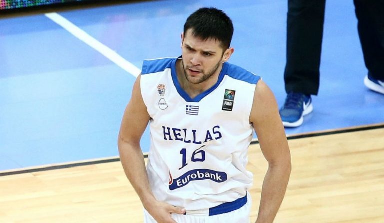 Εκτός εαυτού ο Παπανικολάου – Αποβλήθηκε και βάρεσε το συναγερμό στο γήπεδο